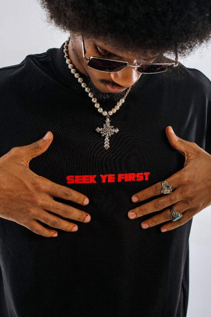 Embroidered Seek Ye First detail
